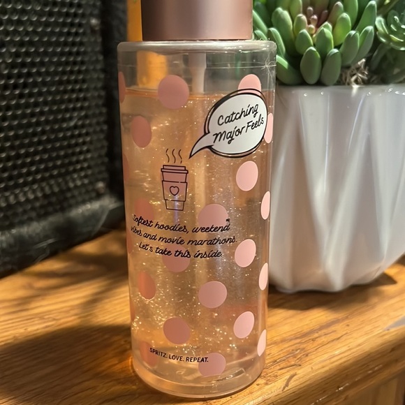 LOT OF 3 *DISCONTINUED* Victoria’s Secret Fragrance Mists - Picture 5 of 9